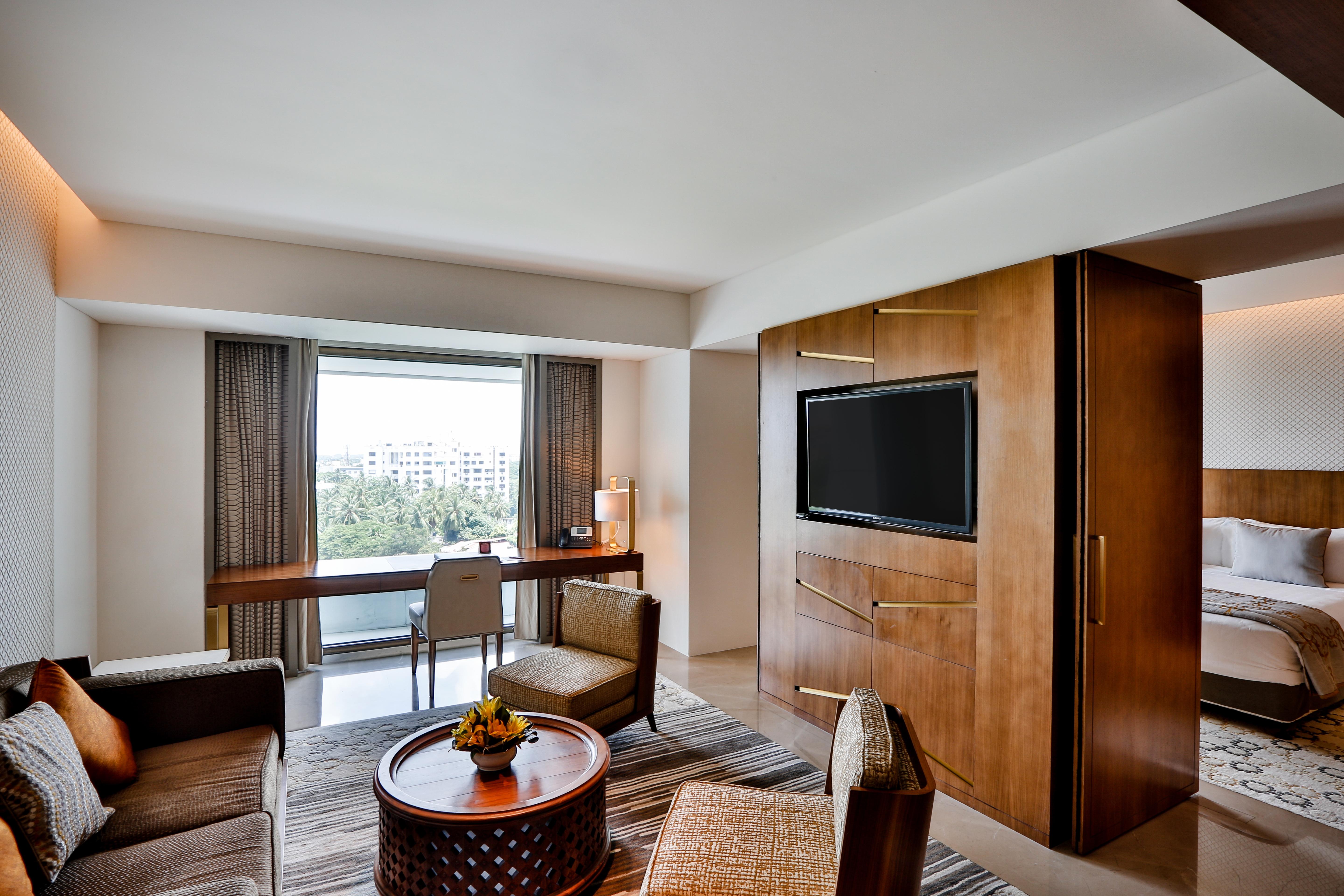 Crowne Plaza Chennai Adyar Park, An Ihg Hotel Eksteriør billede Suite at the Taj Bengal