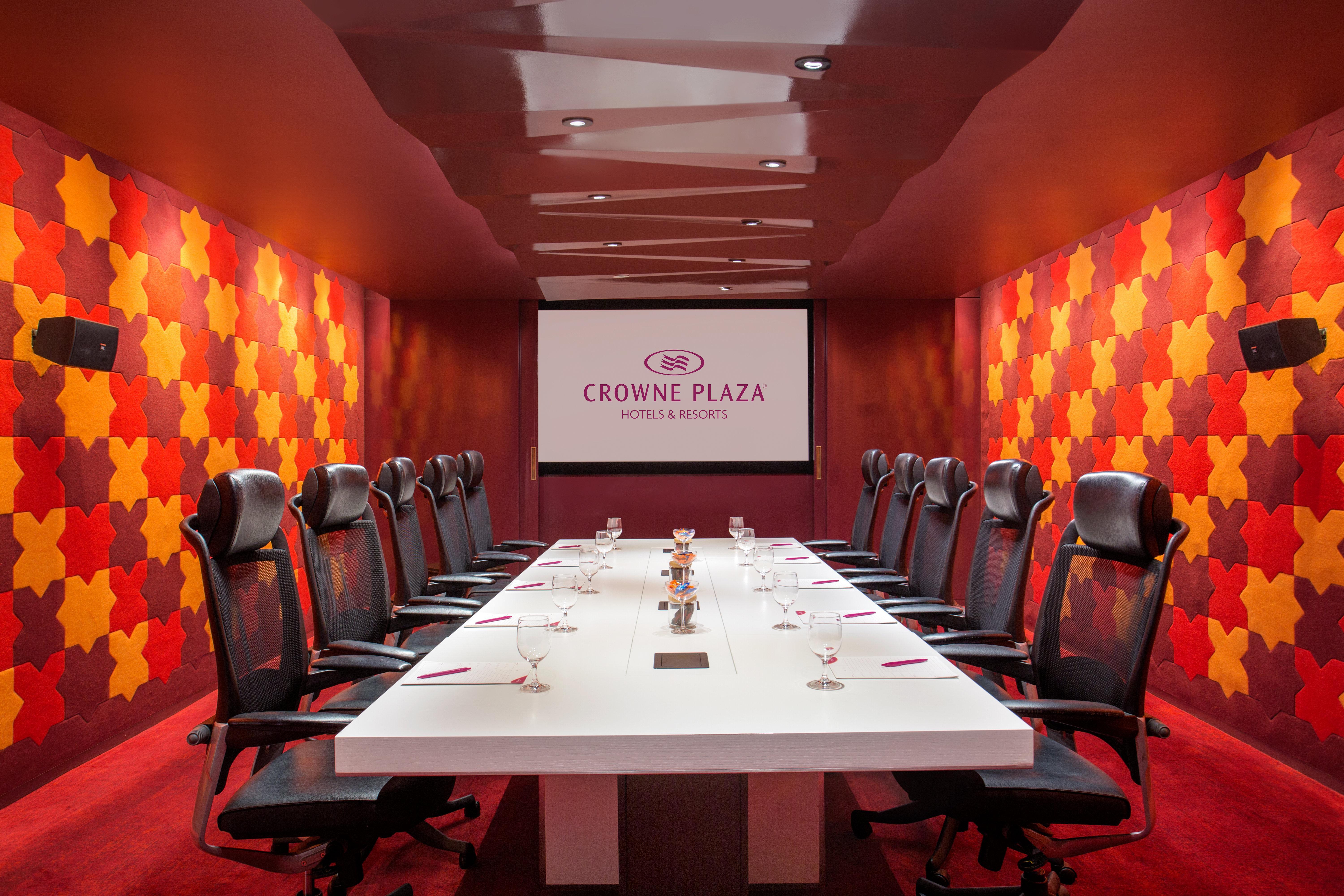 Crowne Plaza Chennai Adyar Park, An Ihg Hotel Eksteriør billede Meeting room